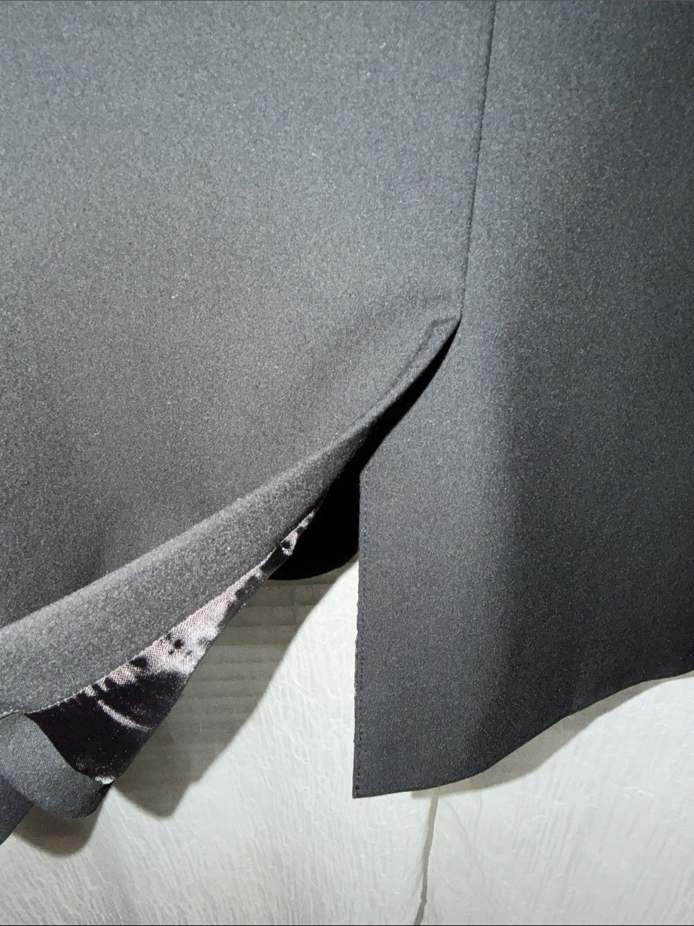 H&MโL Solid Black Long One Button Flap Pockets Professional Blazer Suit Jacket - Picture 3 of 9